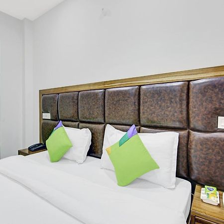 Отель Treebo Royal Salute, Zirakpur Экстерьер фото