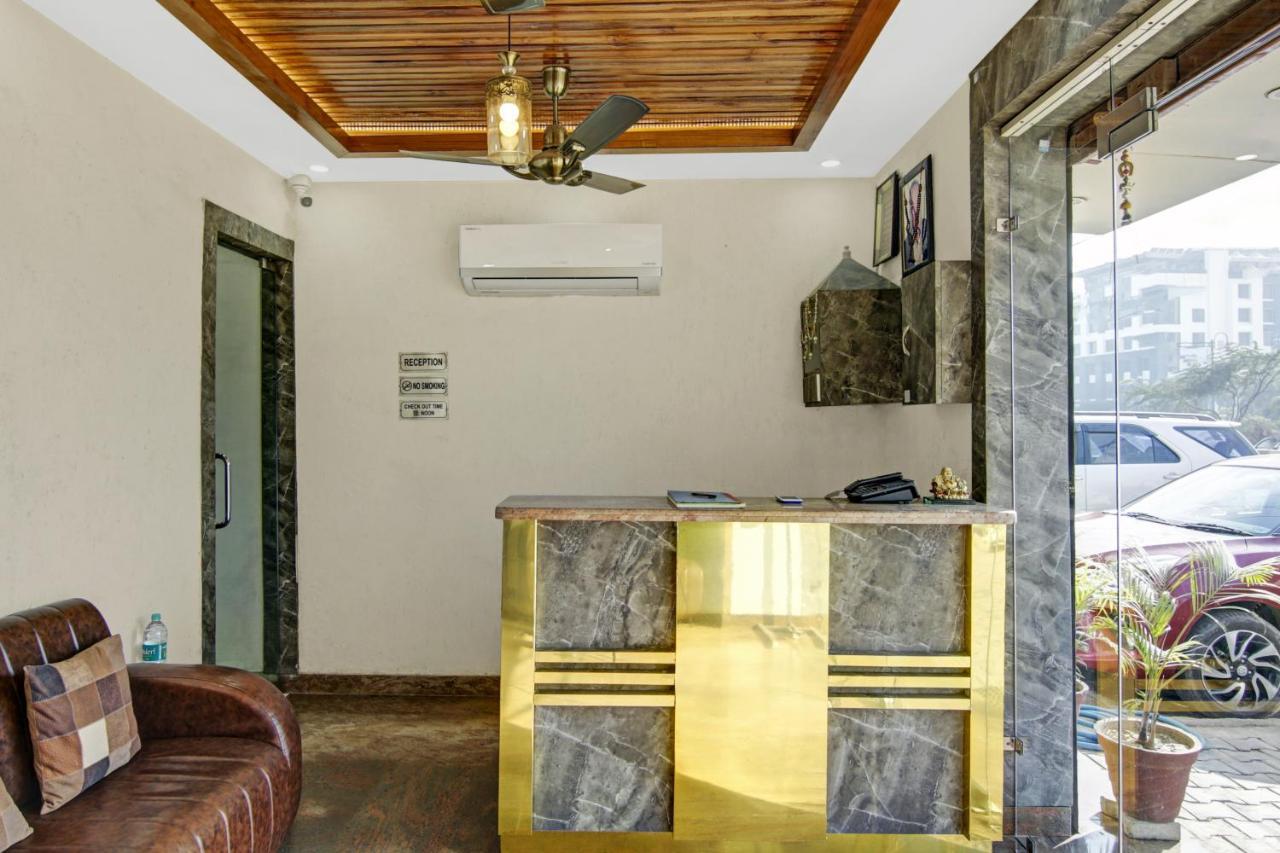 Отель Treebo Royal Salute, Zirakpur Экстерьер фото