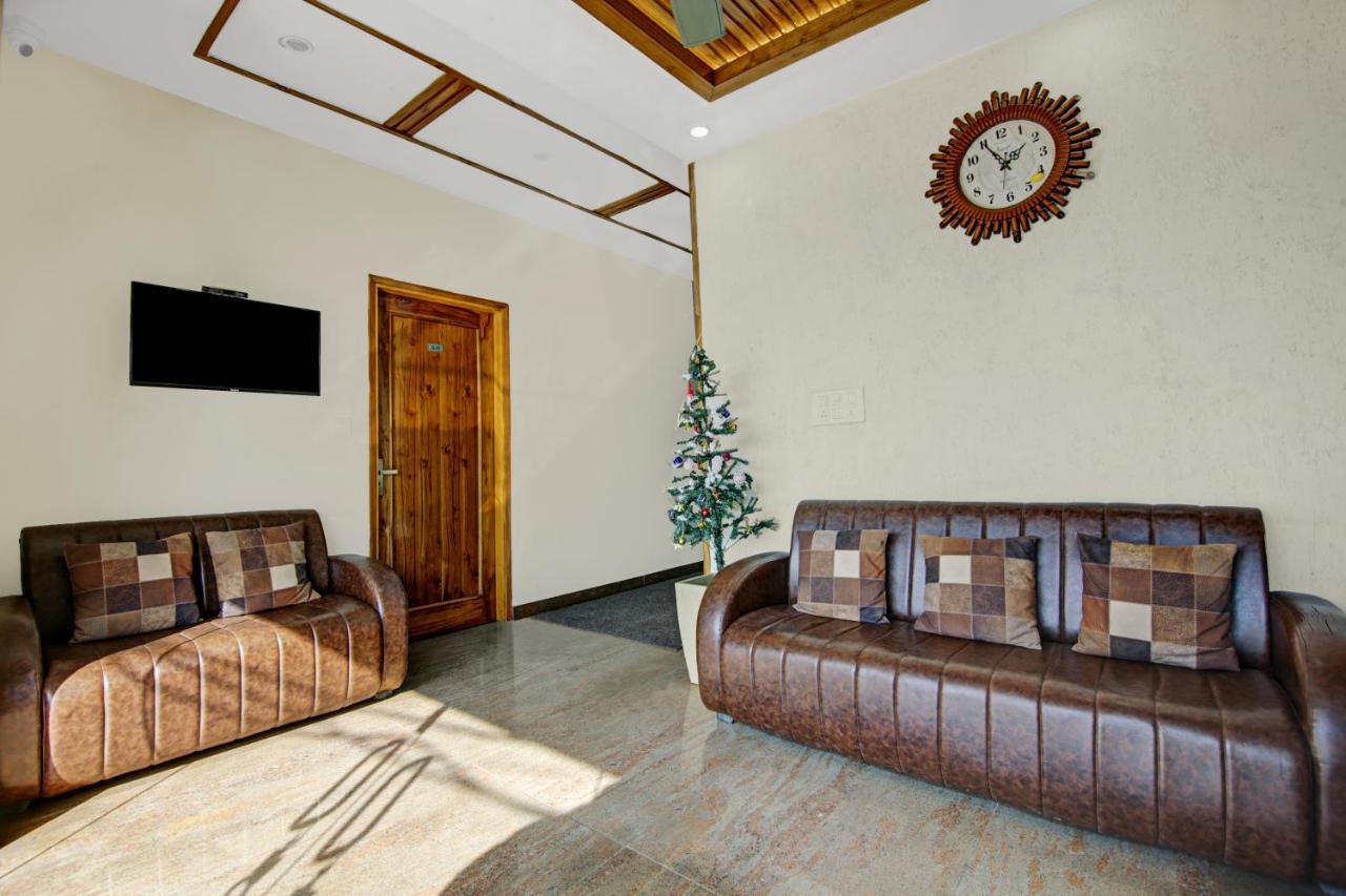 Отель Treebo Royal Salute, Zirakpur Экстерьер фото