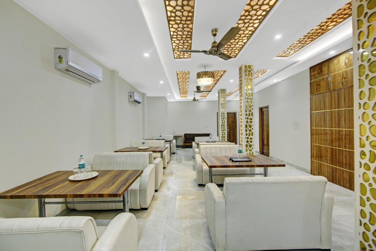 Отель Treebo Royal Salute, Zirakpur Экстерьер фото